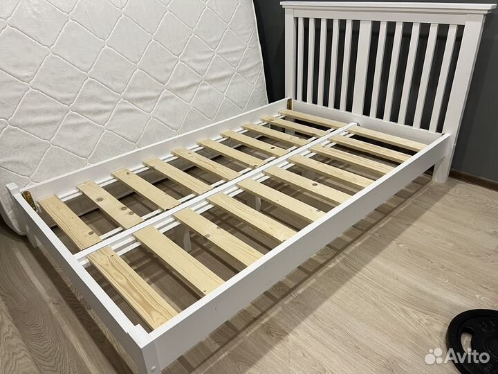 Кровать с матрасом 1200х2000