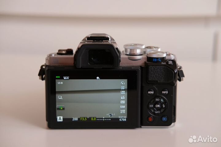 Olympus OM-D E-M10 Mark III