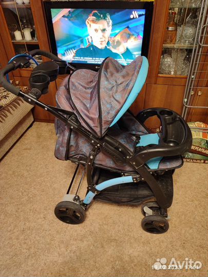 Прогулочная коляска