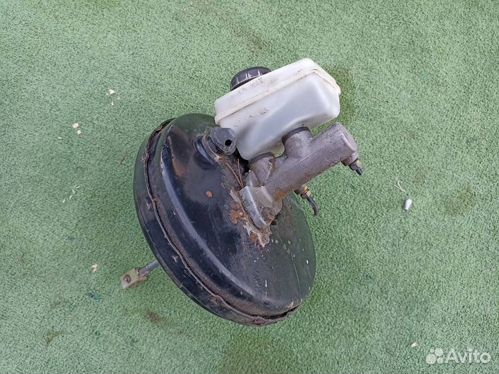 Вакуумный усилитель тормозов Renault Logan седан