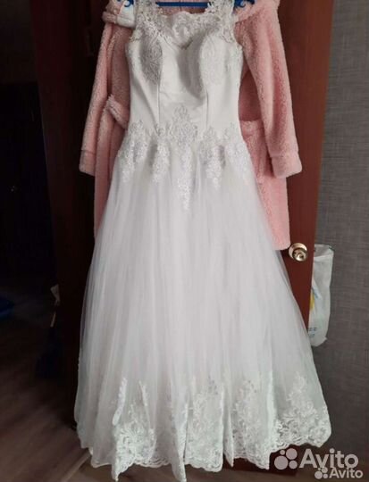 Свадебное платье 44 46 бу