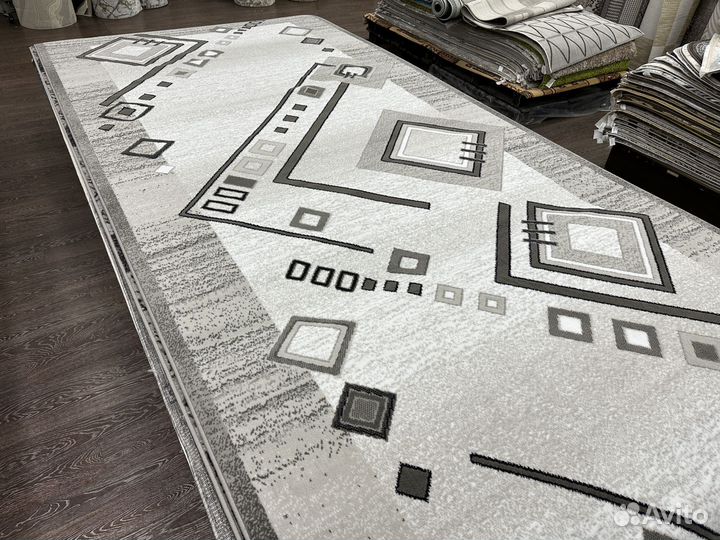 Ковер 200 х 500 новый