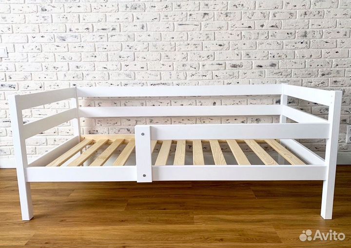 Кровать из массива