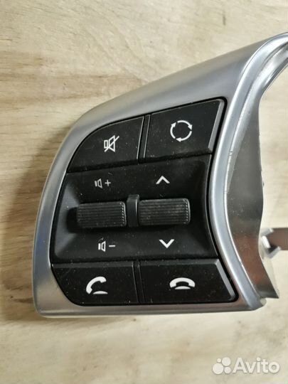 Кнопки на рулевом колесе Hyundai Sonata