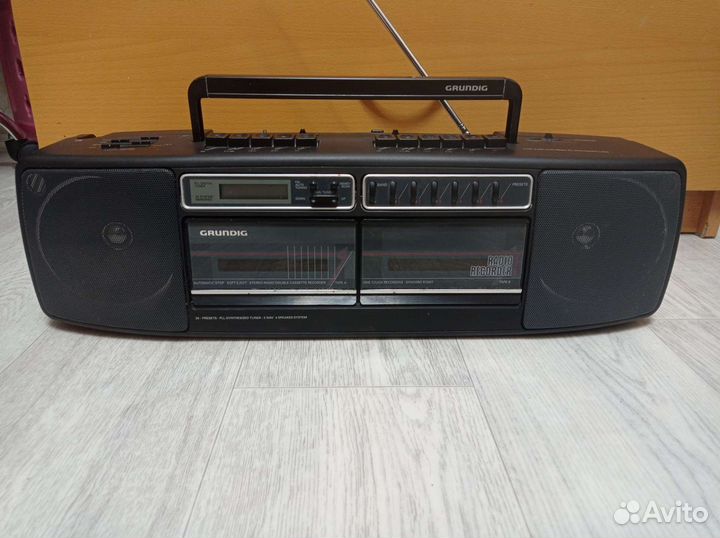 Кассетник Grundig RR1400