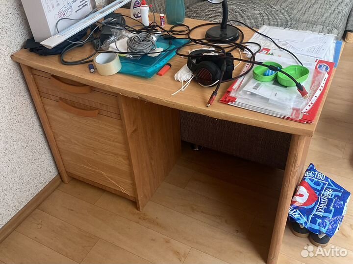 Детский письменный стол