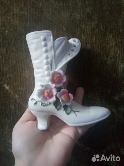Сапог из фарфора