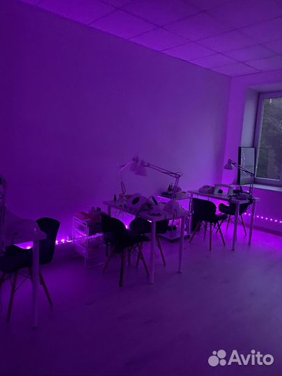 Место мастера бровиста / визажиста