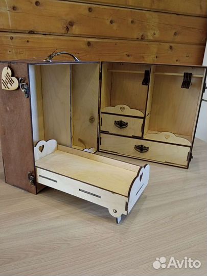 Мебель для кукол.Переносная гардеробная+кроватка