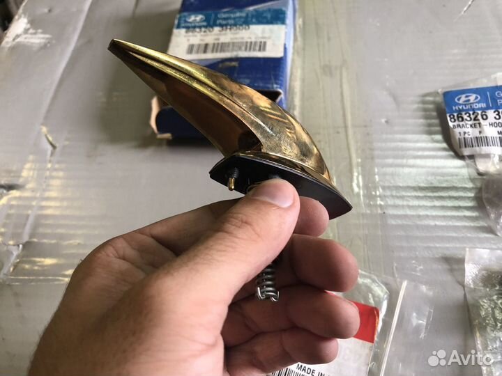 Оригинальная фигурка на капот Hyundai Sonata EF