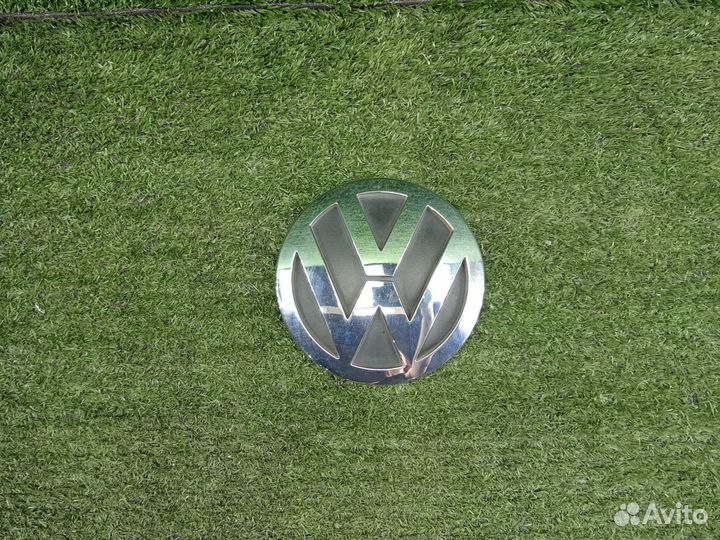 Эмблема задняя крышки багажника Volkswagen Touareg