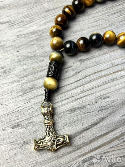 Четки из натуральных камней с молотом