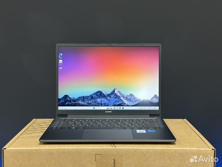Huawei 14 IPS Core i3 12 6 ядер 8G SSD256g Металл