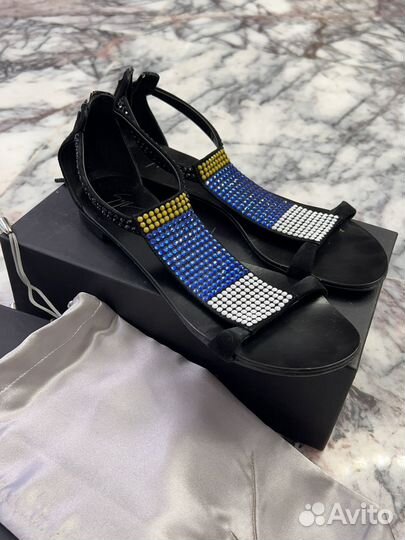 Босоножки женские