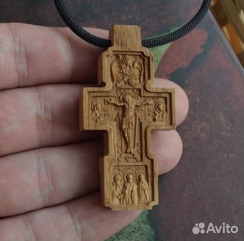 Крестик резной из дуба 