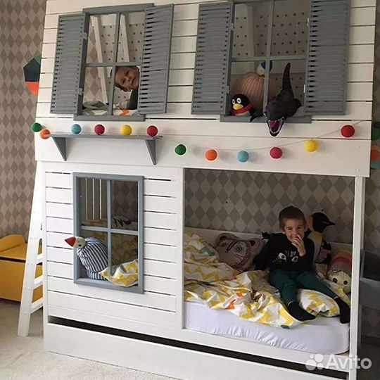 Двухъярусная кровать 