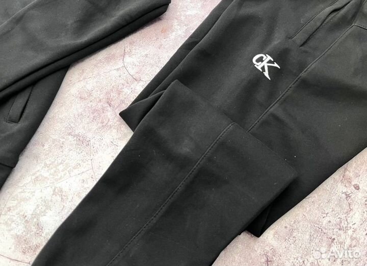 Спортивные костюмы Calvin Klein спортивные