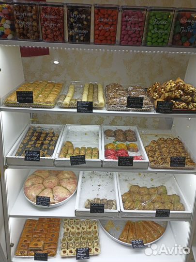 Турецкие сладости, пахлава, посуда