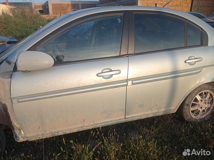 Двери на hyundai accent, Verna