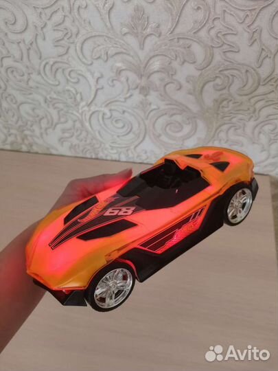 Машинка музакальная светащаяся Hot Wheels