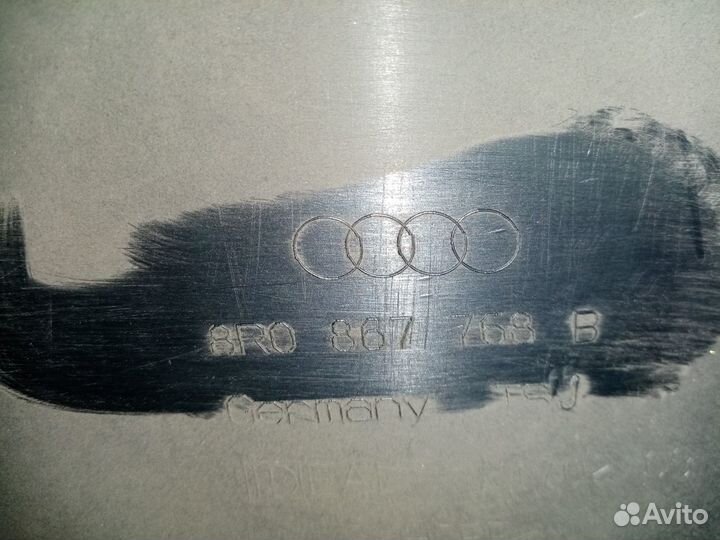 Обшивка задней стойки правая Audi Q5