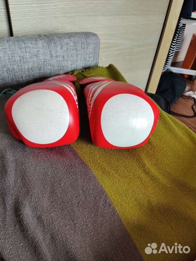 Боксерские/кикбоксерские перчатки 10oz