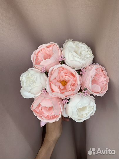 Букет из пионов