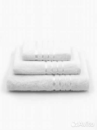 Махровые полотенца новые.3шт в комплекте