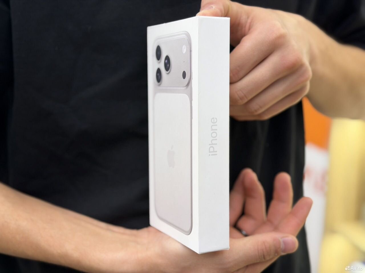 iPhone 17 Pro, 512 ГБ, SIM + eSIM