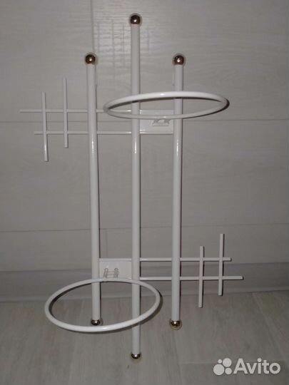 Подставка для цветов настенная