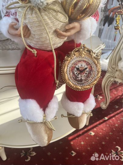 Санта Клаус Дед Мороз сидячий