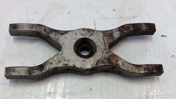 Кронштейн крепление форсунки Ford Transit 7