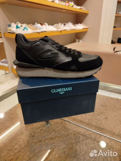 Guardiani. Кроссовки мужские. Оригинал