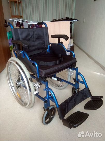 Инвалидное кресло-коляска новая