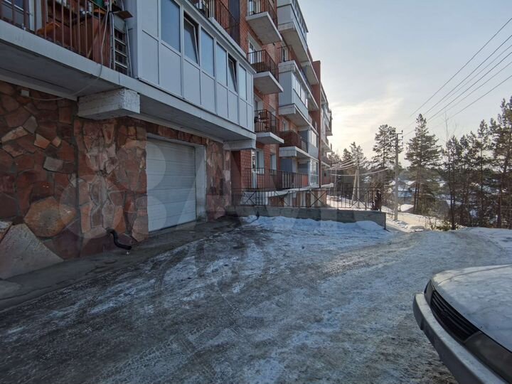 Гараж, > 30 м²