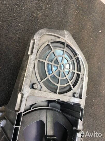 Колонка сабвуфер задняя Mercedes-Benz S-Class W221