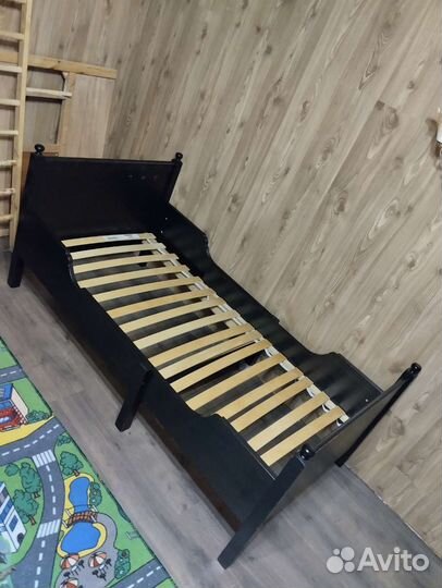 Детская раздвижная кровать IKEA leksvik с матрасом
