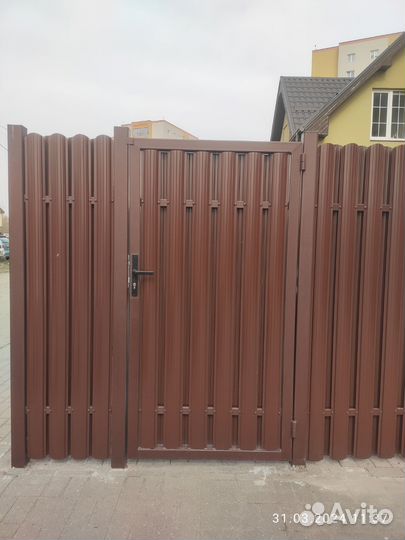 Установка заборов из евроштакетника под ключ