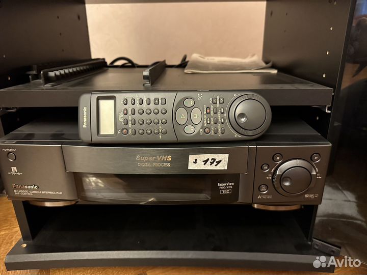 Видеомагнитофон Panasonic