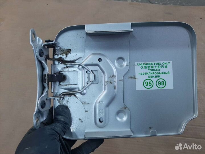 Лючок бензобака Renault logan 2