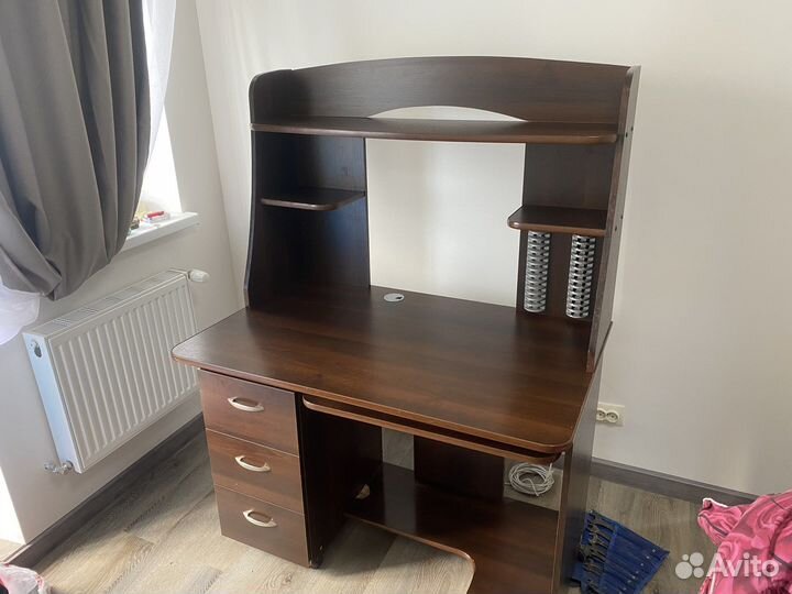 Компьютерный стол