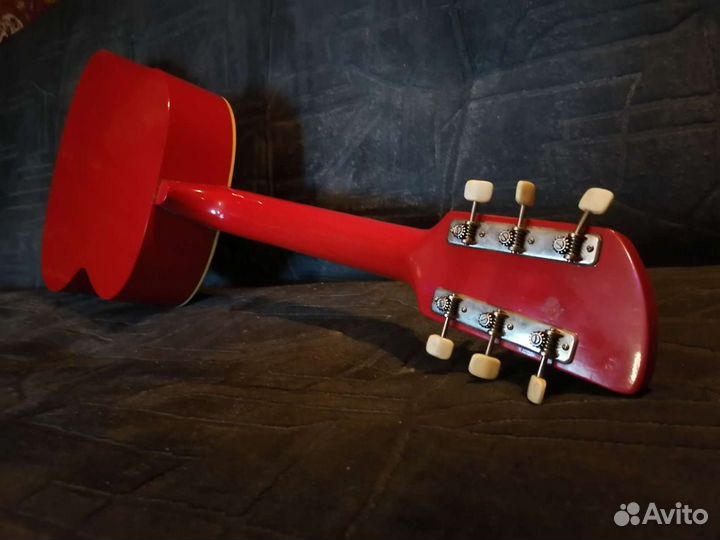 Акустическая гитара (Орфей, Болгария)