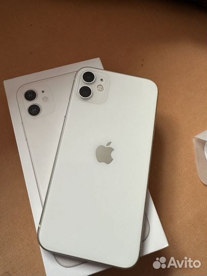iPhone 11, 64 ГБ