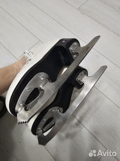 Коньки фигурные детские 32 Nicole