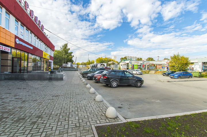 Торговая площадь 60м в ТЦ Уралец