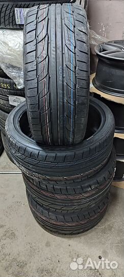 Nitto NT555 G2 245/35 R19 и 275/30 R19