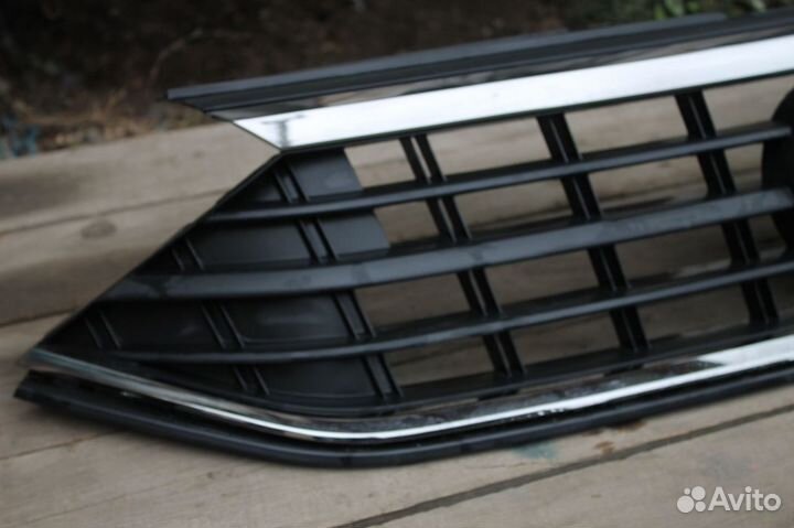 Volkswagen Polo мк6 решетка радиатора