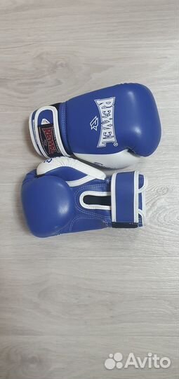 Боксерские перчатки 10oz