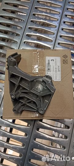 Кронштейн генератора 11180104103401