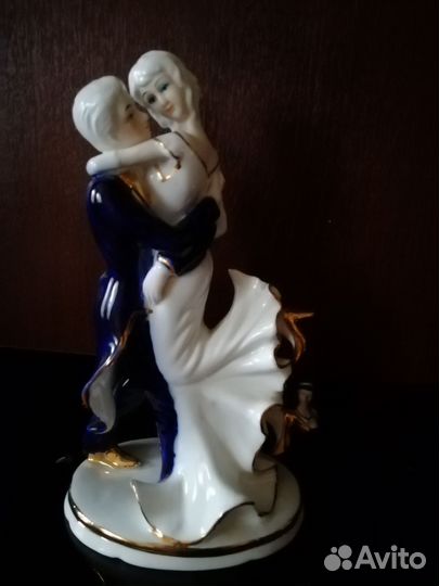 Фарфоровые статуэтки